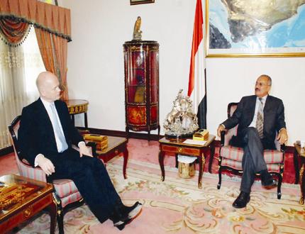 .. ولدى استقباله وزير الخارجية البريطاني أمس